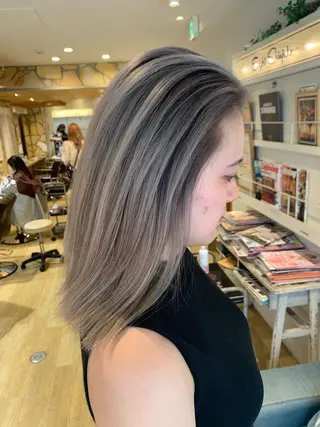 セミロング 渋谷ハイトーン/ デザインカラー阿部のヘアスタイル