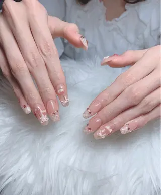 ネイル T. Leeのネイルデザイン