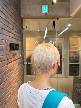 ショート カラー 吉川 慶斗のヘアスタイル