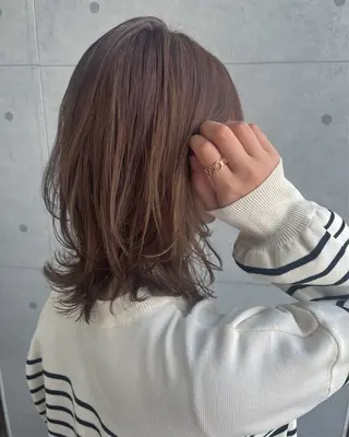 セミロング 下石怜子/レイヤー/ 透明感カラーのヘアスタイル