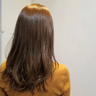 セミロング カラー salowin渋谷kitaya park前所属・RIKA韓国ヘア/く びれヘア/上品カラーのヘアスタイル
