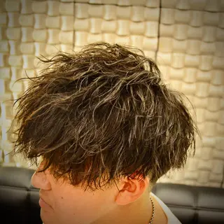 ショート パーマ メンズ 高野浩平/フェード ツイストスパイラルのヘアスタイル