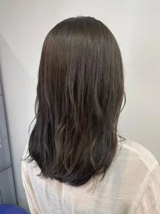 セミロング 川畑 大地/波巻きパーマのヘアスタイル