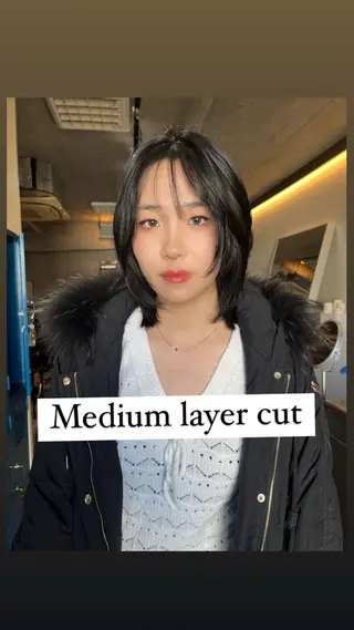 ミディアム レイヤーカット\ウル フ　chinatsuのヘアスタイル