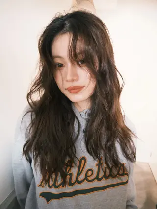 セミロング カラー 三谷 はるなのヘアスタイル