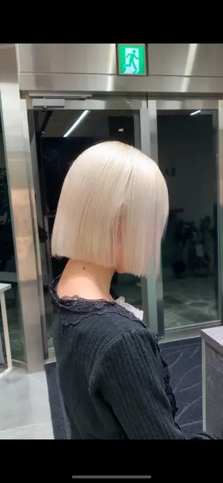 ミディアム カラー サロウィン(SALOWIN)原宿iori店所属・ツヤツヤ ハイトーン/Reiのヘアスタイル