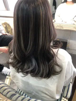 ミディアム カラー Mariana雛/ 西大分/ハイライトのヘアスタイル