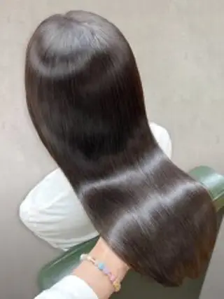 ロング 髪質改善✨/ 透明感カラー🫧のヘアスタイル
