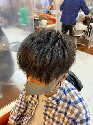 ショート カラー メンズ 塩谷黎✨ブリーチ無W カラーメンズパーマ✨のヘアスタイル