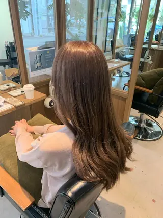 ロング FERIA 池田 比嘉あゆ美のヘアスタイル