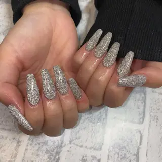 ネイル MADIA所属・momo .のネイルデザイン