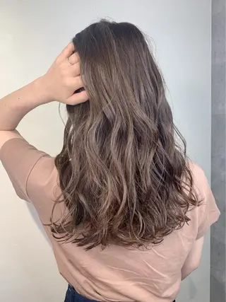 セミロング カラー _WHITE＋ 南海難波店のヘアスタイル