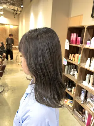 ミディアム カラー beleefric 🩵黒木芽衣のヘアスタイル