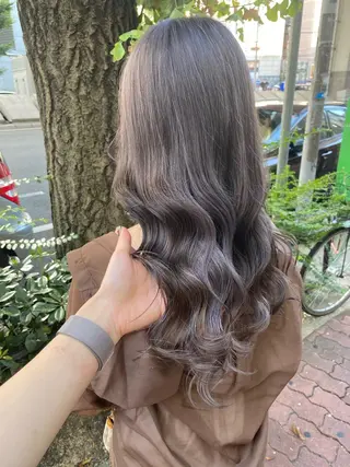 ロング 【Luis なんば】のヘアスタイル