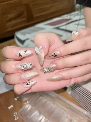 ネイル T. Leeのネイルデザイン