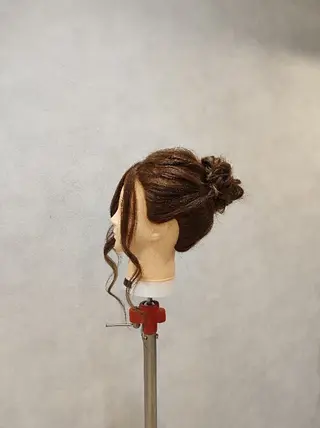 ヘアアレンジ insence glue所属・弥生⭐似合わせカット 柔らかベージュ🌻のヘアスタイル