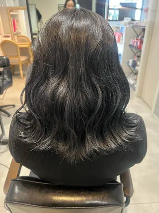 セミロング StellA所属・MIZUKI/町田/ ハイトーンカラーのヘアスタイル