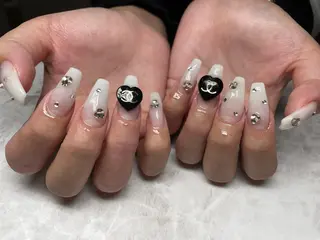 ネイル Roi〈ロワ〉 Minakoのネイルデザイン