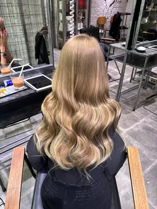 カラー AYANE 韓国ヘア /レイヤーカットのヘアスタイル