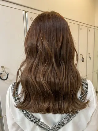 ミディアム カラー 韓国レイヤーカット/ くすみカラー/モモのヘアスタイル