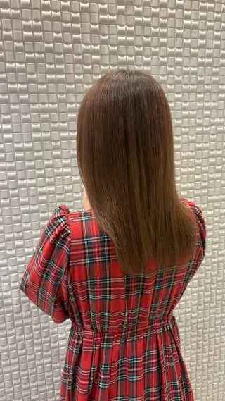 ミディアム 中間 愛加のヘアスタイル