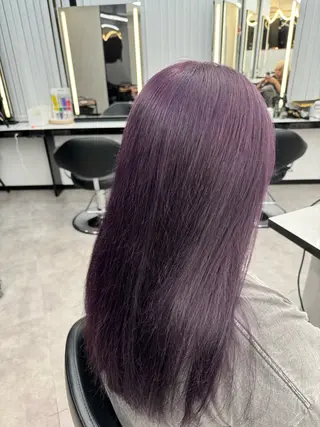 セミロング ZYNX所属・MAHIRO/複雑 履歴/ハイトーンのヘアスタイル