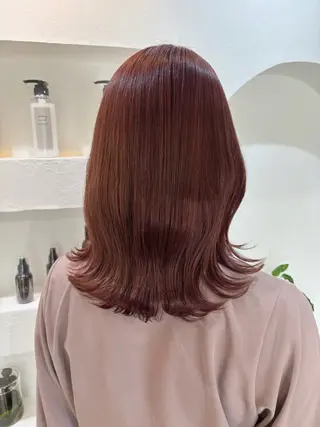 ミディアム 顔周りのデザイン特化 井手麻梨栄のヘアスタイル