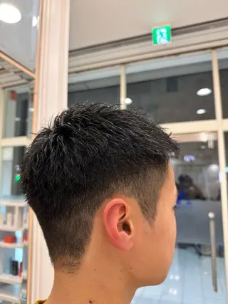 メンズ 伊佐 愛のヘアスタイル