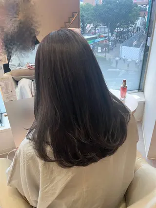 ロング レナークアリア 沼畑 野乃花のヘアスタイル