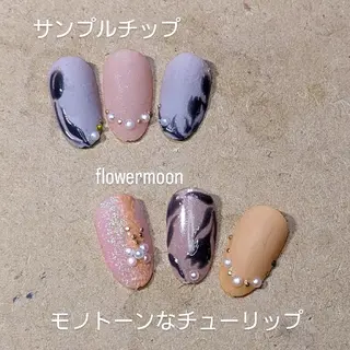 ネイル フラワー ムーンのネイルデザイン