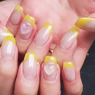 ネイル MOM  原宿店所属・MoM マムネイル原宿のネイルデザイン