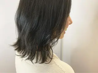 ミディアム カラー 【Uneユヌ】菊地 春那のヘアスタイル