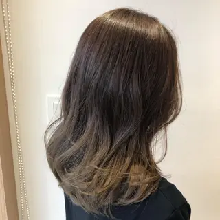 ミディアム 上平 綾菜のヘアスタイル