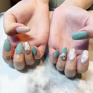 ネイル UrakoNail 《nail》のネイルデザイン