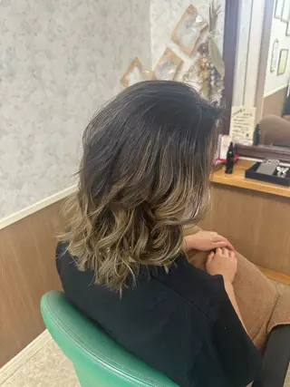 セミロング カラー 髪質改善のプロ✨りな さんのヘアスタイル