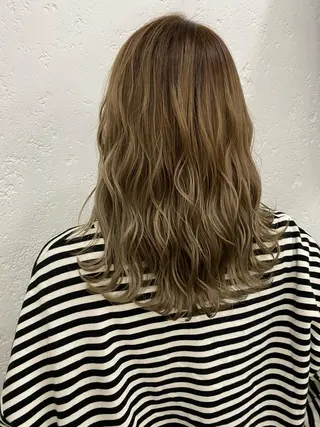 セミロング カラー ️🩵透明感カラー Yūka🩵のヘアスタイル