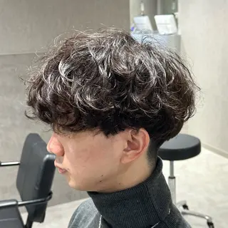ショート パーマ メンズ フェザーパーマ職人 🪶ryosukeのヘアスタイル