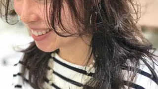 ミディアム カラー ウエモト タク ショート/レイヤーのヘアスタイル