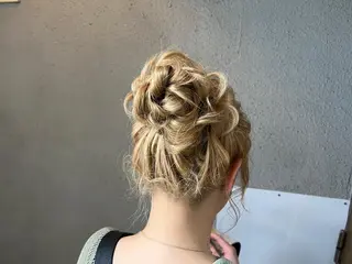 セミロング ヘアアレンジ 山室 敬義のヘアスタイル