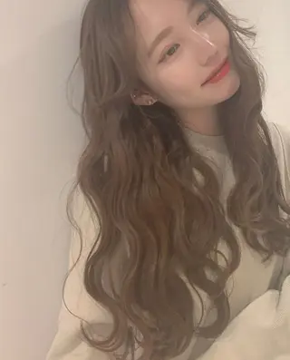 ミディアム カラー ヘアアレンジ SALOWIN原宿ash店所属・理想のハイトーンへ 🌙サイダサキのヘアスタイル