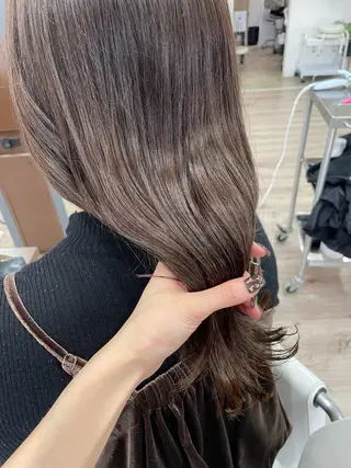 ミディアム 德本 奈名美のヘアスタイル