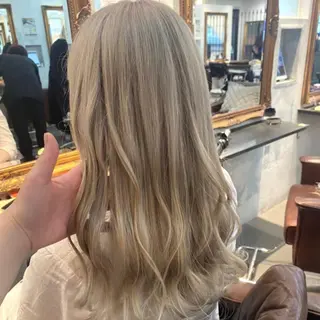 ロング カラー カラーが上手い 辻悠月のヘアスタイル