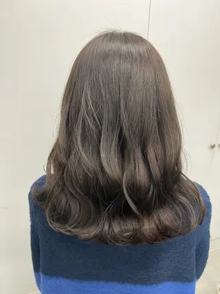 ミディアム 小山 水綺のヘアスタイル