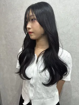 ロング カラー AIRI layer cut hairのヘアスタイル