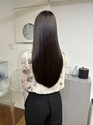ロング 柔らかストレート /透け感ツヤカラーのヘアスタイル