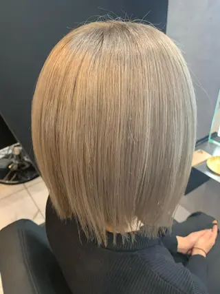 ショート カラー 透明感/ブリーチ縮毛 /髪質改善/星野純一のヘアスタイル