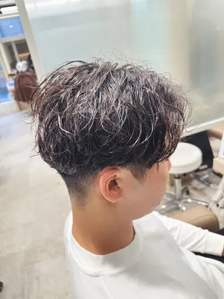 ショート パーマ メンズ 田岡 大征のヘアスタイル