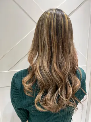 セミロング カラー ブリーチ超特化美容師 ☯️ルカ✡️💫のヘアスタイル