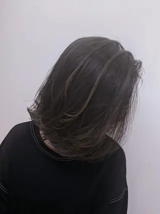 ミディアム カラー ブリーチカラー/ 岩破瑞希のヘアスタイル