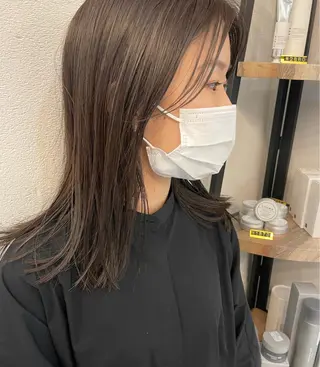 セミロング レイヤー　べージュ 白石研太のヘアスタイル